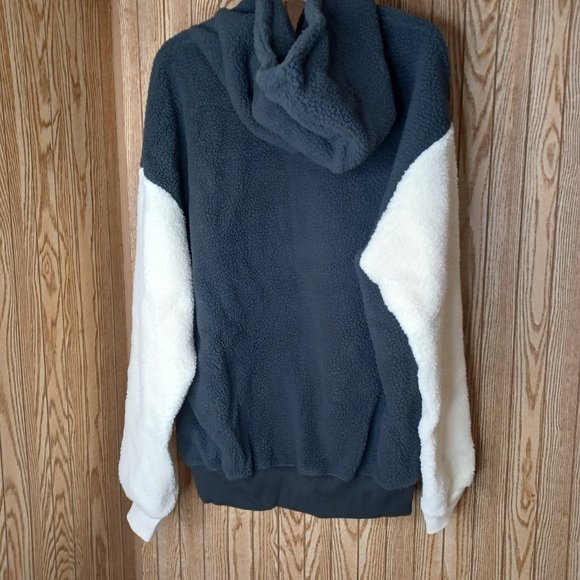 Contrast-Trim Hooded Terry Jacket - Picture 2 of 7